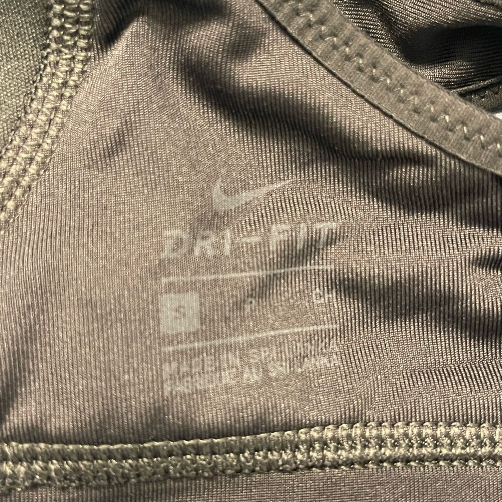 4 Nike Sports Bras, 3 black 1 gray - Picture 9 of 12